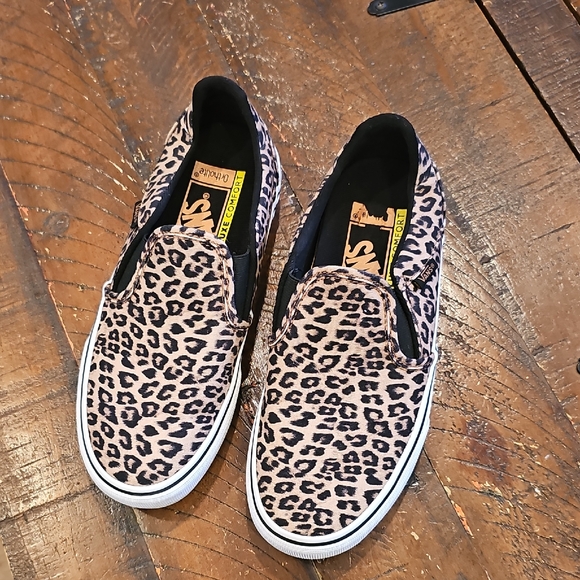 Vans Deluxe Comfort Classic Slip-On Shoes - Picture 1 of 5